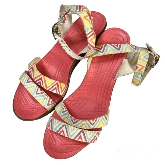 Crocs Leigh Fabric Multicolor Geometric Ankle Strap Platform Wedge Sandal Size 9 - Picture 4 of 13
